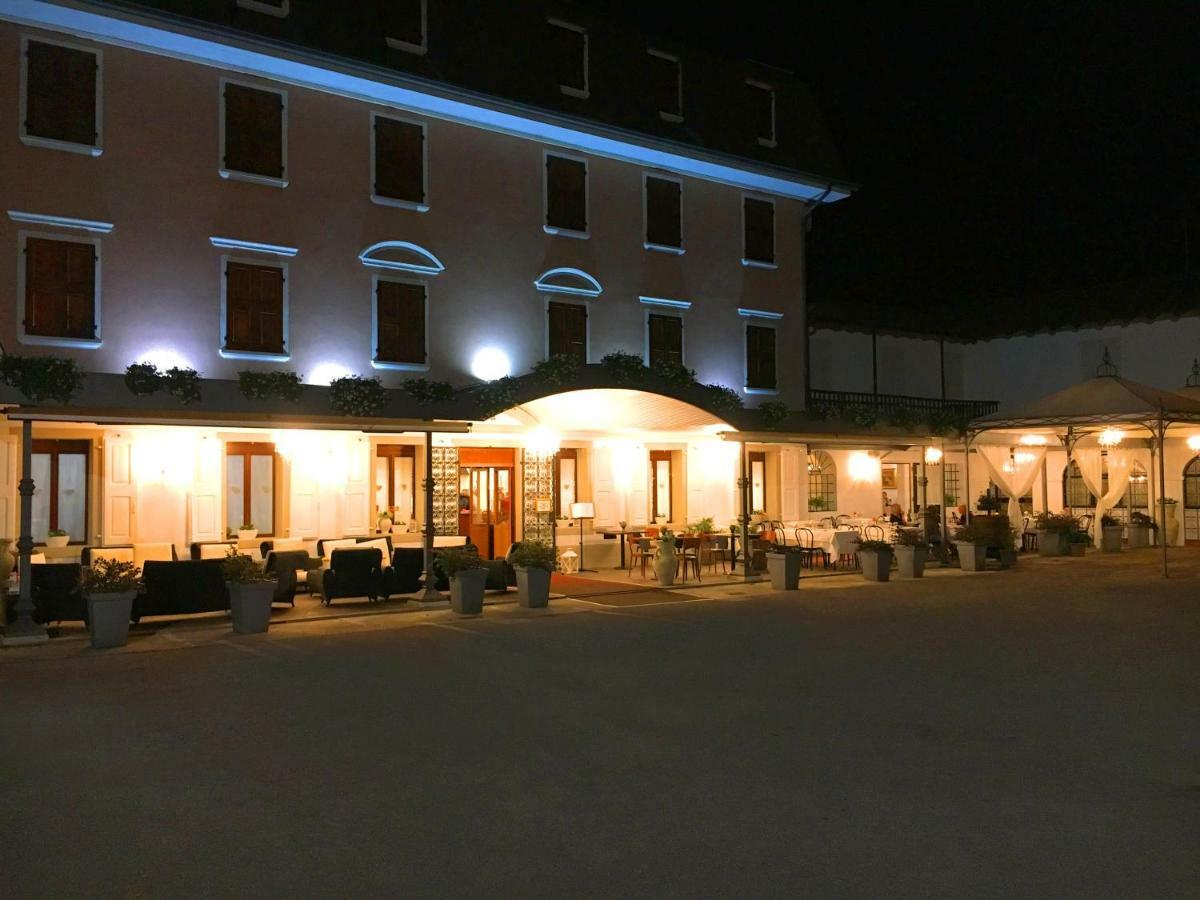 Il Novecento Hotell Casarsa della Delizia Exteriör bild